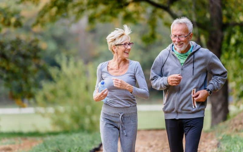 hydrolysed-collagen-elderly-couple-jogging-together-min